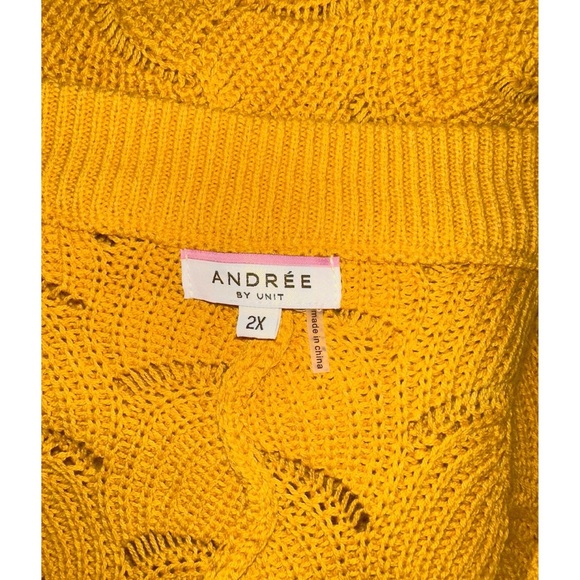 Andree by Unit Scalloped Hem Dolman Sweater, size 2x - Picture 4 of 6